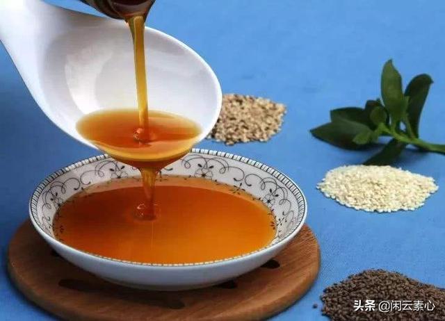 凉菜狗宝是什么东西:凉拌菜用什么香油更香，香味持久？