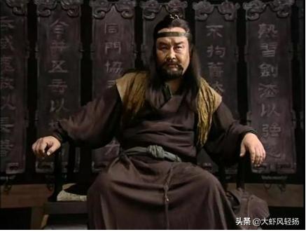 在《笑傲江湖》中,左冷禅为统一五岳剑派,都做了哪些部属？