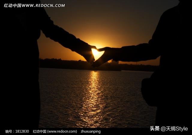 莫大人和萱草照片如果爱你的人:如果一个人真的爱你，他会怕别人知道吗？