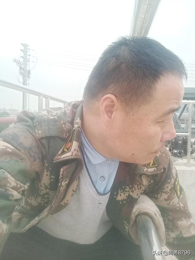 梦里梦到好多人是什么意思,在你们梦里出现最多的人是谁？