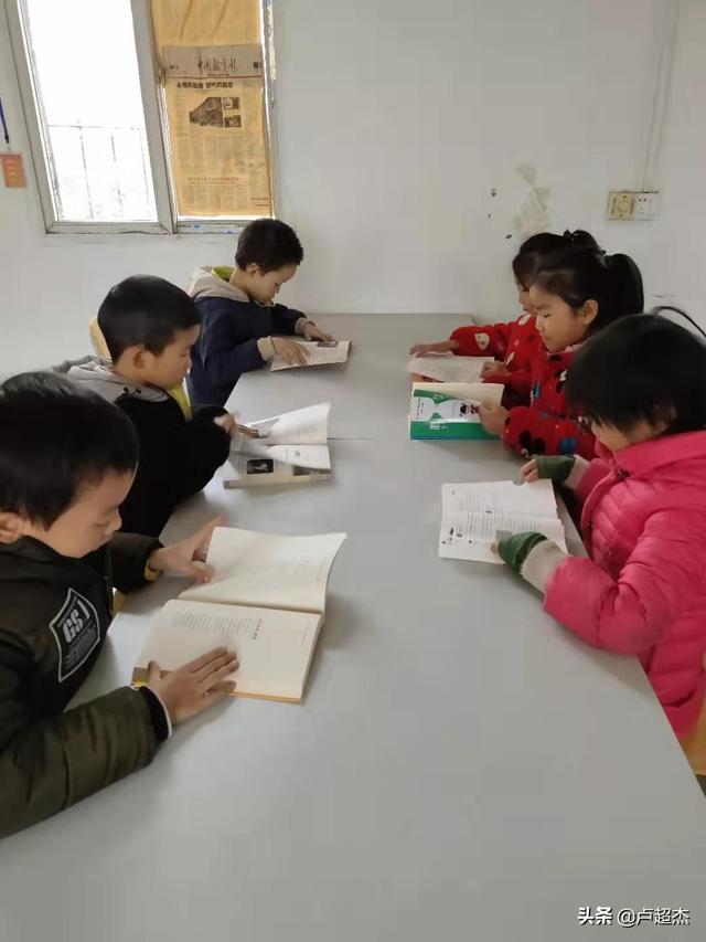 三道眉草鹀大叫视频:陪孩子写作业的时候，家长如何才能不吼不怒？