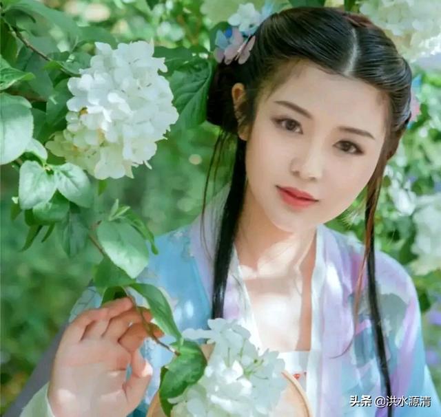 段乃心:行家们给看看，这只手镯是传说中的段家玉手镯吗