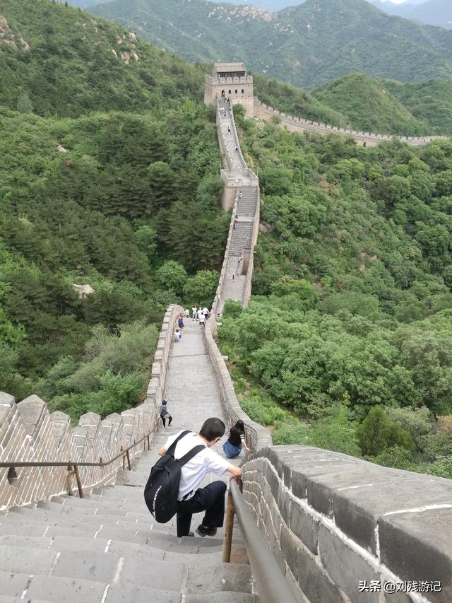 去旅游时你会选择参团旅游吗，外出旅游是在出发地报团好，还是到目的地报团经济实惠？