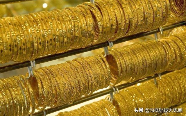 国际黄金24小时实时价格，黄金价格已经下跌近20%了，现在是买金饰品的好机会吗