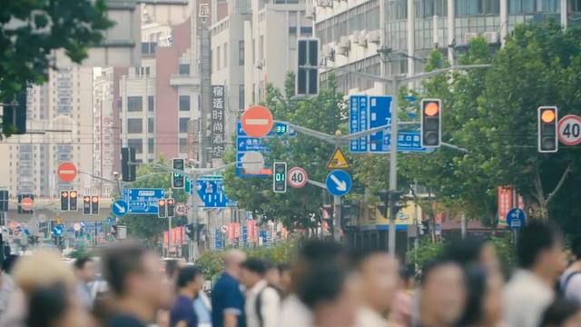 陈天桥女儿:曾靠网络游戏发家后移民美国的陈天桥又要回国捞金，你怎么看呢