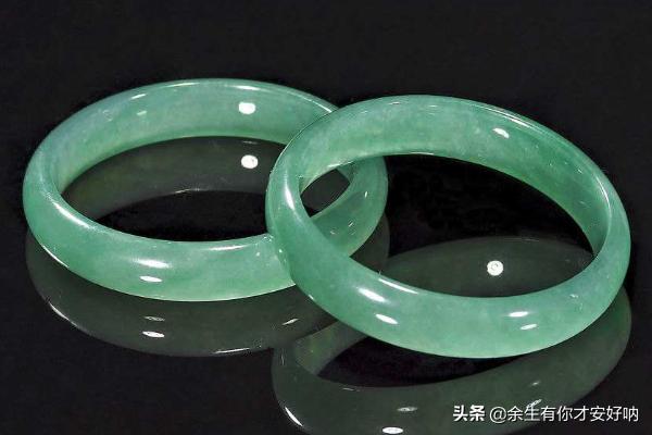 翡翠手镯的款式有几种,手镯材质有哪些?玉手镯有分多少种？