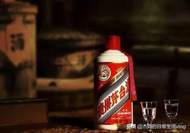 茅台酒和郎酒有什么不同，浓香型白酒与酱香型白酒有什么区别？哪个更好喝？