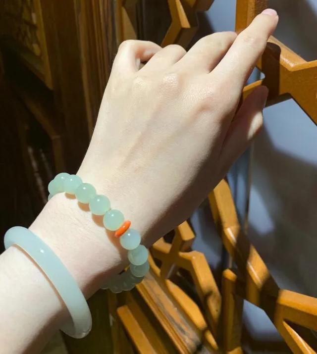 和田玉沙枣青籽料原石价格,和田青花现在的市场价格是怎样的？