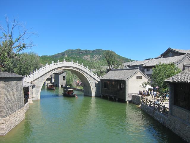 北京郊区<a href=https://maguai.com/list/52-0-0.html target=_blank class=infotextkey>旅游</a>:想去京郊游，有哪些有山有水住宿好的地方推荐？