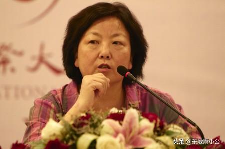 方方，至今都在理直气壮回怼网友，这是哪来的底气如此嚣张