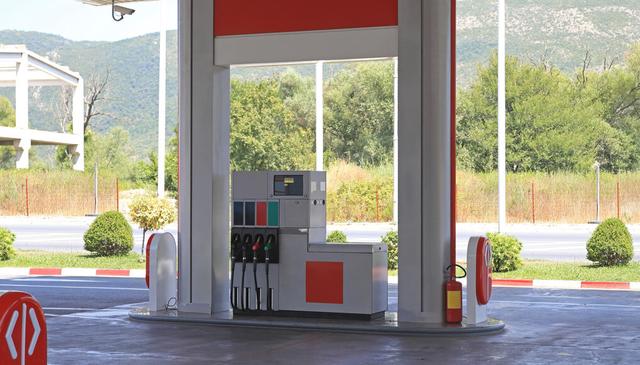 同一辆车，分别加200元的92号汽油和200元的95号汽油，哪种汽油跑的公里数多？插图23