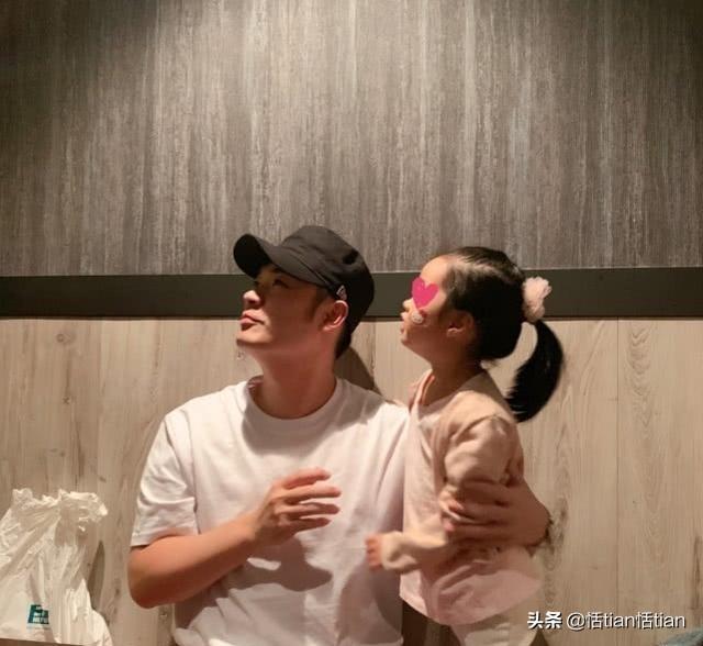 陈赫被女儿围观:陈赫为什么现在很少拍戏，却转而活跃在小视频中