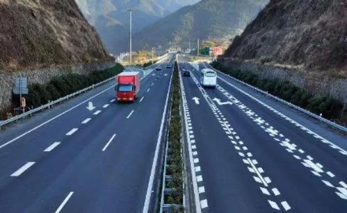 為什麼有些人說印度在公路建設上取得瞭很高的成就？