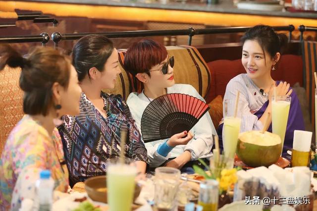 小s阿雅:你认为大小S、范晓萱阿雅四姐妹的感情怎么样？真的有那么好吗？