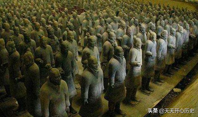 兵马俑是什么:秦始皇兵马俑位于秦始皇陵东侧，且面朝东方的原因是什么