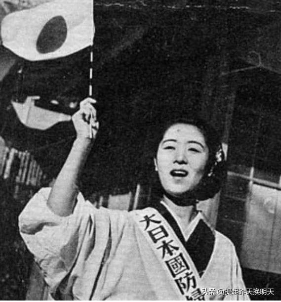 二战时日本的男人都去当兵上战场打仗了,那日本的女人都在做什么呢？