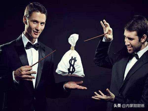 我想问一下年轻人创业开什么店好吗？单干好还是合伙好吗？