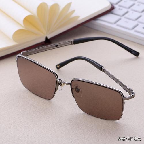 怎样鉴别树脂合成的石头,石头眼镜的鉴别方法有哪些？