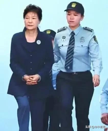 据说文在寅可能要在年内特赦朴槿惠，与检察总长尹锡悦有关吗？