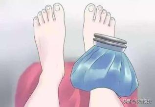 老年人扭伤脚怎么办:老年人扭伤脚并肿了该怎么办 脚扭伤做哪些康复练习比较好？