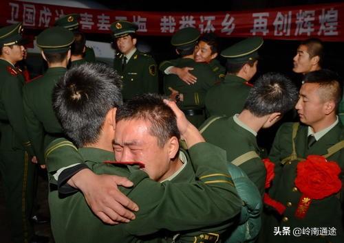 武警、特警和特种部队有什么区别？什么情况出动武警、特警和特种部队？插图26