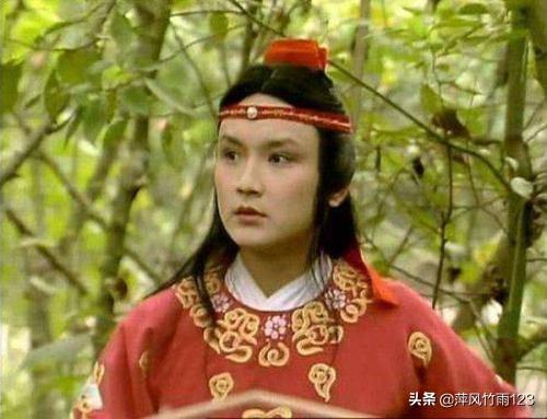 叶全真欲在烧:《红楼梦》里藕官清明节在大观园烧纸祭奠谁宝玉骂她了吗