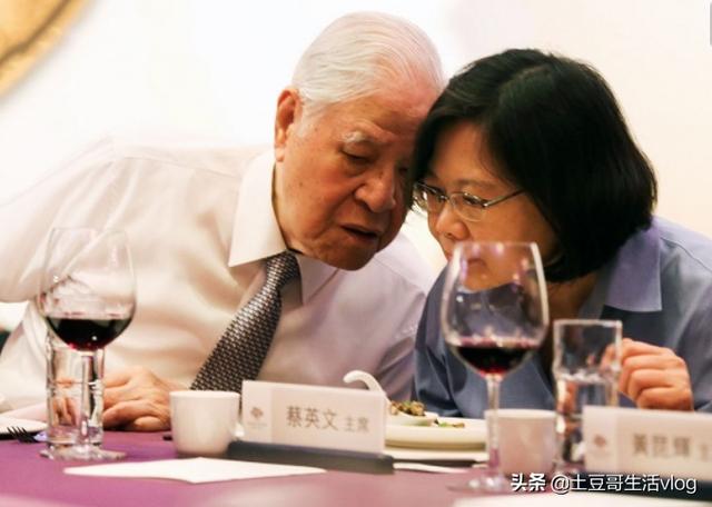 李登辉传:李登辉已经死，对于他龌龊的一生，如何评价？