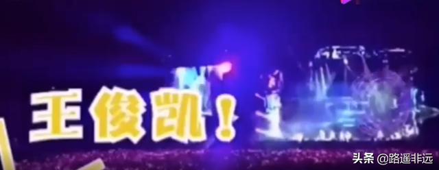 歌手胡月:演唱会上都发生过哪些搞笑的瞬间？
