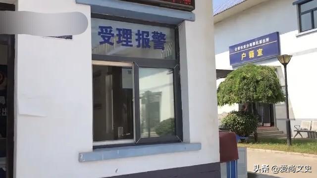 罗志祥爱投罗网mv:两男子穿囚服上街被拘留，你们怎么看这是否违法