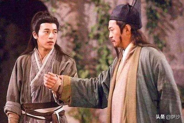 为啥左冷禅和其他4位掌门武功差那么多,应该都是同辈的,难道仅仅是天赋高吗？
