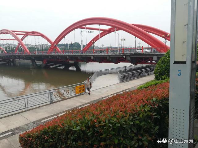 有一个姐姐是什么体验？