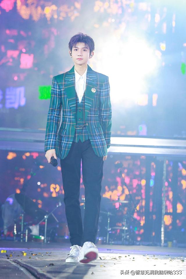 tfboys六周年演唱会:如何评价TFBOYS六周年演唱会？