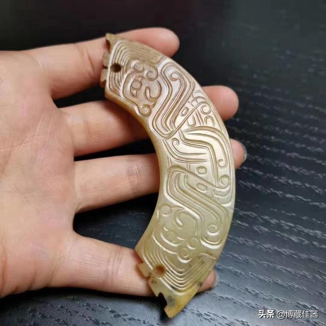 头条问答 - 谈谈商代玉璜和西周玉璜特点和纹饰,最好有配图?(5个回答)