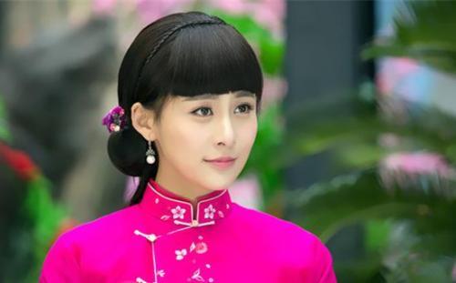 演员贾青老公是谁:“黑料女王”贾青，被王思聪曝光私照，她到底经历了什么？