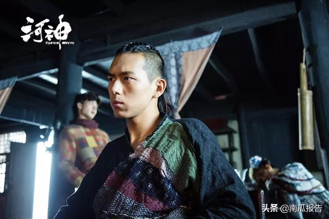 金在中快乐大本营:李现早年上《快乐大本营》，谁还记得何炅怎么介绍他的？