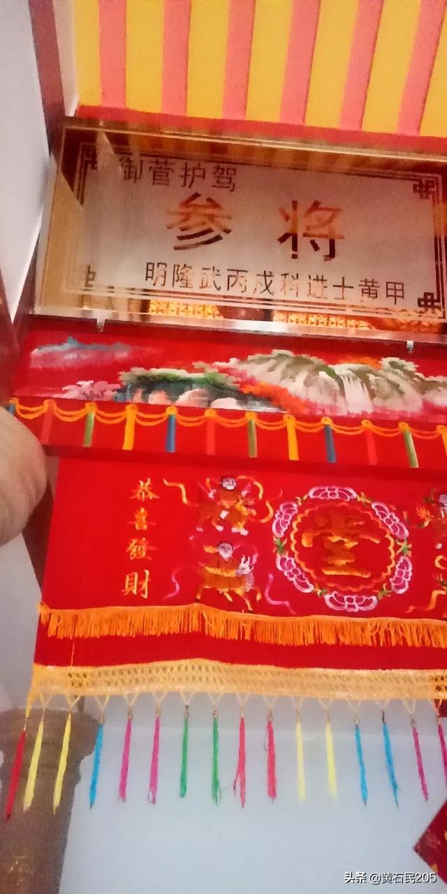 一字千金的典故:吕不韦“一字千金”的典故中，“千金”就是千两黄金吗？