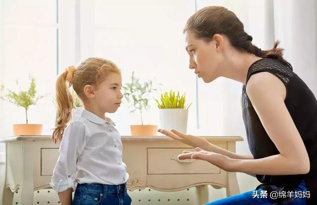 我把妈妈操得大喊大叫:妈妈经常在家里大喊大叫 快六岁的男孩打妈妈怎么办？