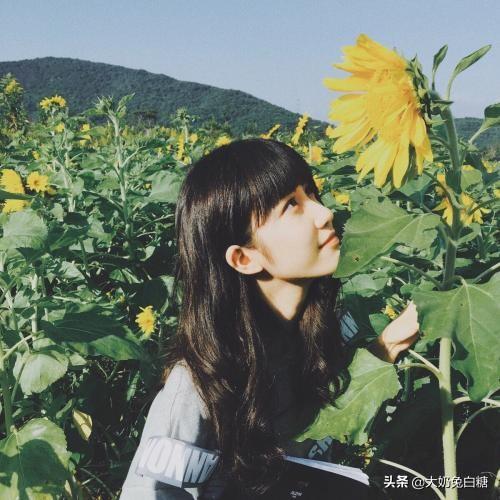 女生频繁换<a href=https://maguai.com/list/256-0-0.html target=_blank class=infotextkey><a href=https://maguai.com/list/256-0-0.html target=_blank class=infotextkey>朋友圈</a></a>头像是为了什么什么心理(女生微信头像)