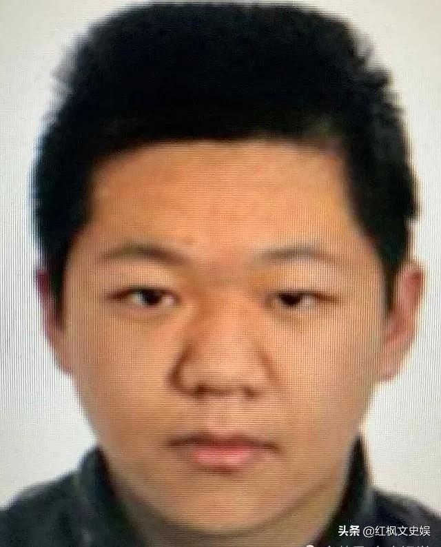 周韦彤男人装:季子越道歉了，照片流传出来，到底是男是女？