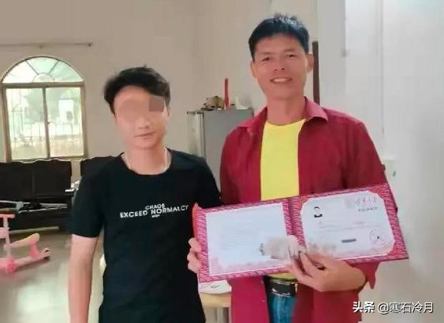 大家如何看待这个高考生伪造毕业证骗取家长,闹了个笑话？
