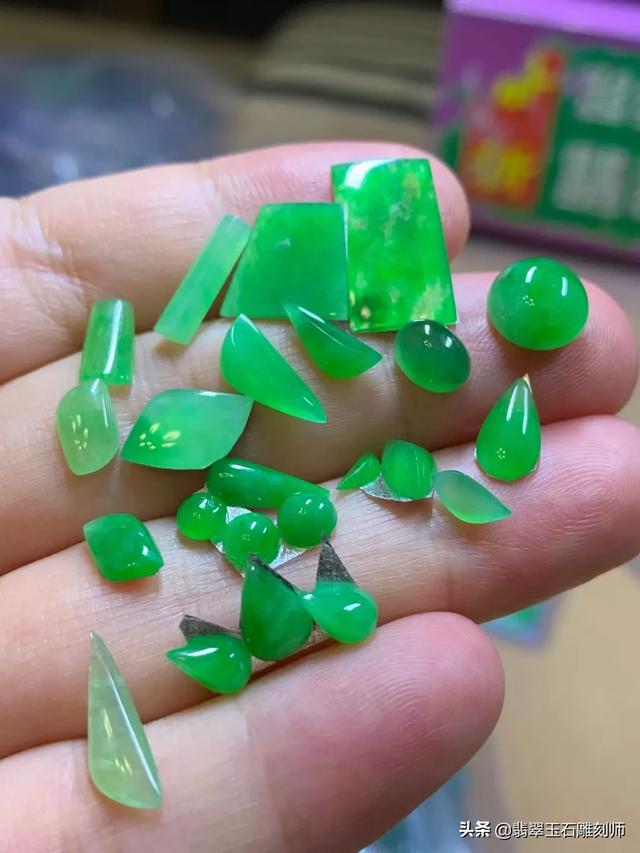 翡翠黑皮料是哪个场口,莫湾基铁锈皮一般出什么料子？