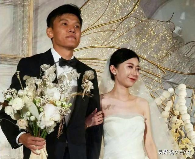 李学鹏:邹正大婚娇妻美丽动人，恒大会否把他召回做李学鹏替补？