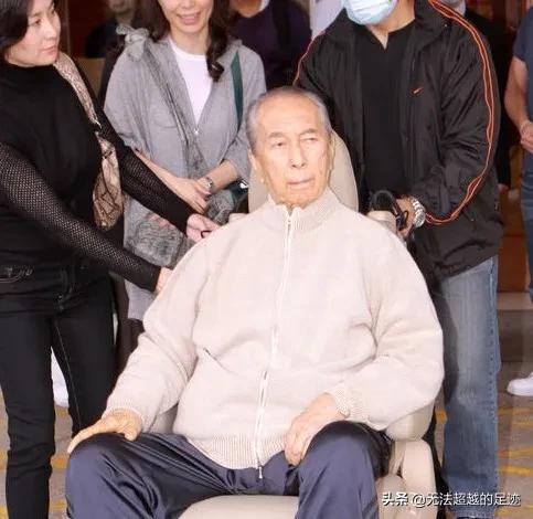 赌王孙子灵异事件:赌王讣告里四房姓辛的是谁？