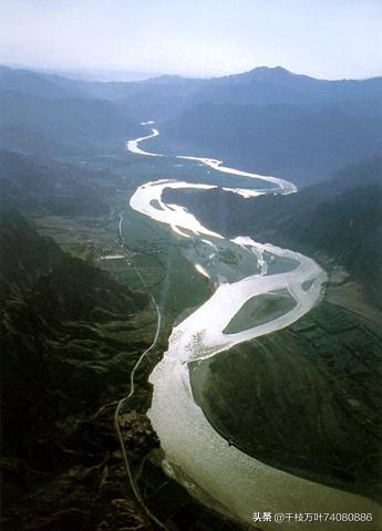 头条问答 - 《我的祖国》中"一条大河波浪宽"是指哪条河?(21个回答)