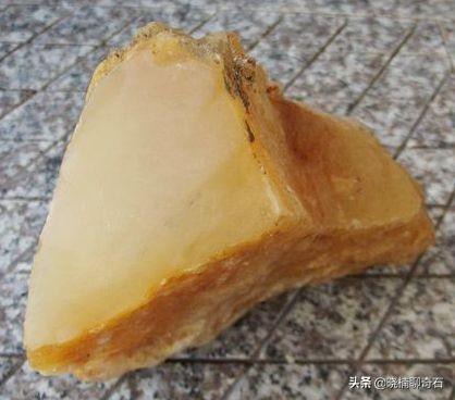 卡瓦石与和田玉怎样区分,在和田捡到的，这是什么玉？