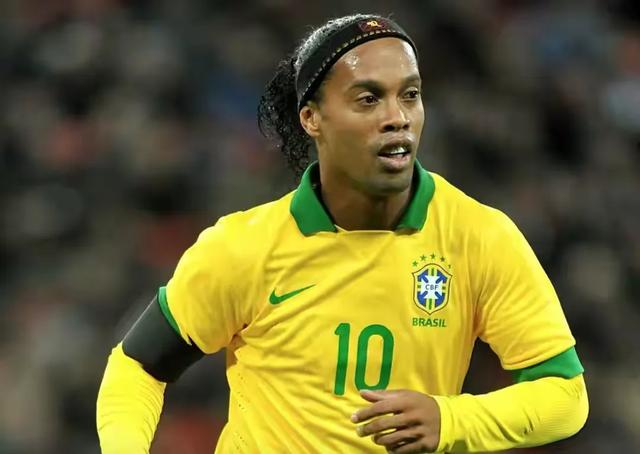 巴西的罗纳尔迪尼奥,是一位什么水平的球员?-惠修网