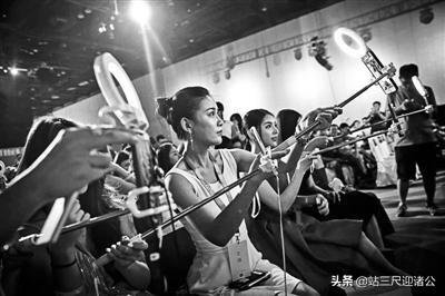 你认为直播上课可以刷礼物吗？