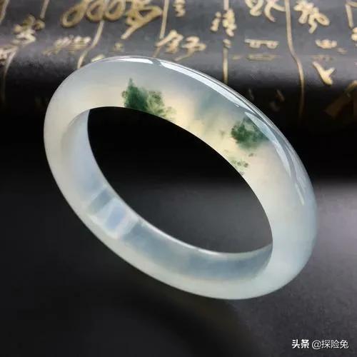 为什么高货手镯都是圆条,不知道这个手镯是真品吗？