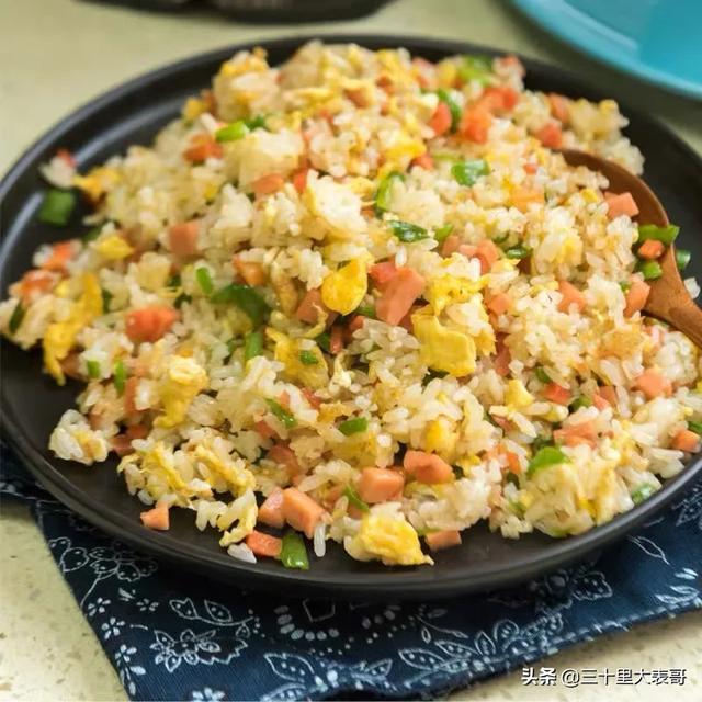 黄金蛋炒饭的做法,怎么才能炒出一份黄金蛋炒饭？