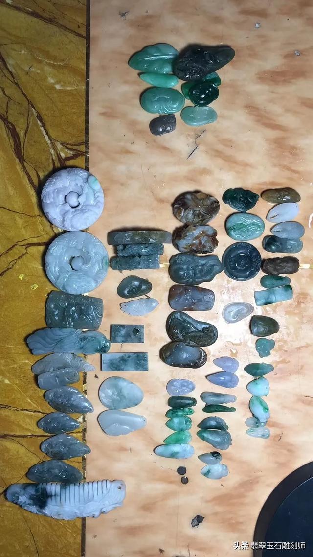 怎么看玉的成色好不好,请专业人士帮忙鉴定，这块玉的成色怎么样？